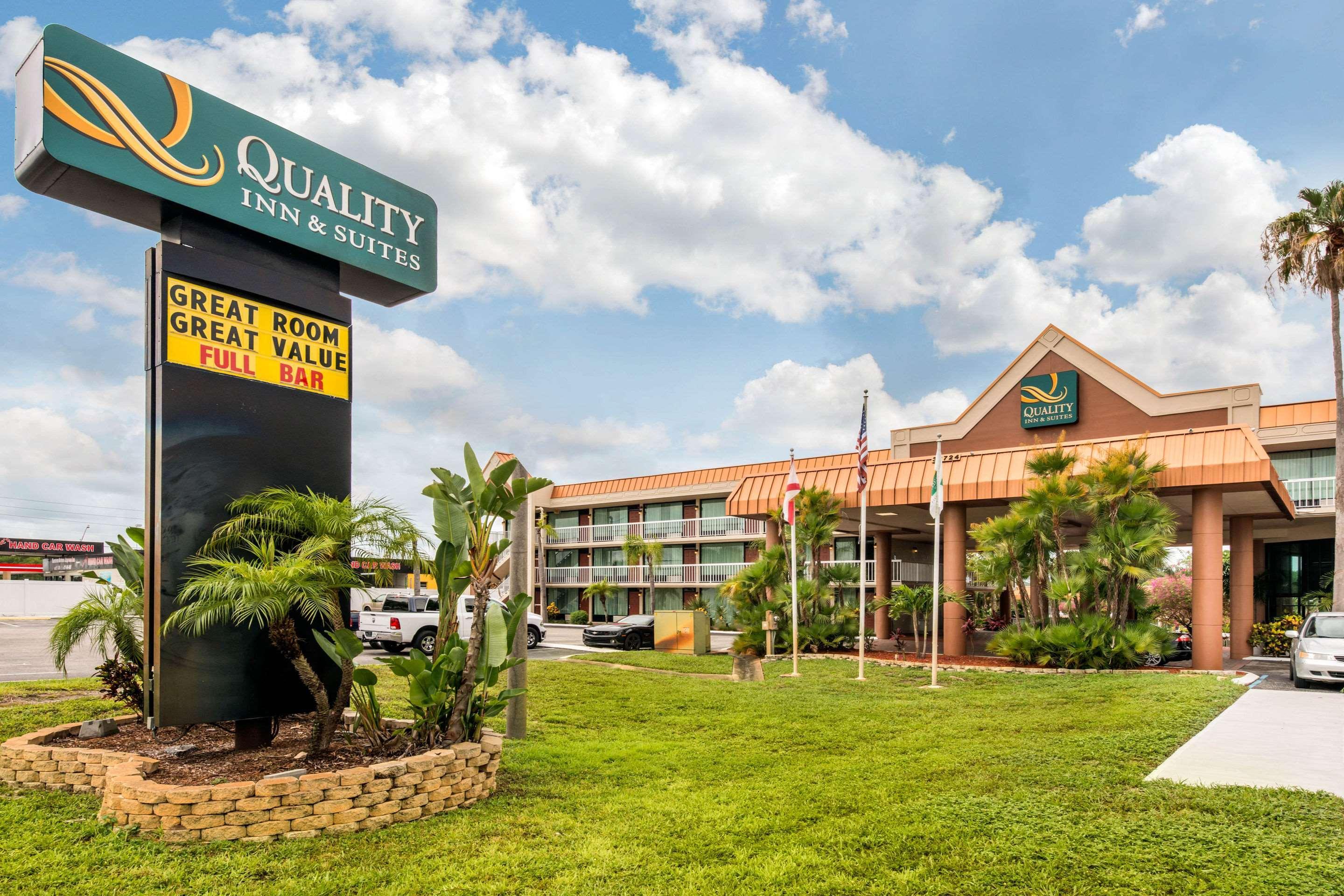 Quality Inn & Suites Tarpon Springs South Exterior photo